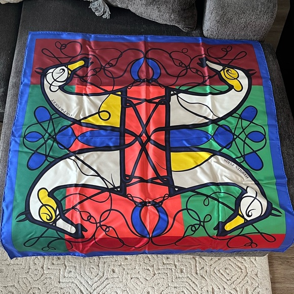 Hermès Scarf Carre 90cm Coup de Fouet 100% Silk Red Green Blue Multi R7019 - Picture 2 of 9